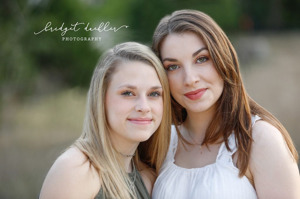 Unposed family portrait during a golden-hour session in Austin, Texas (horizontal frame 31, variation 4)