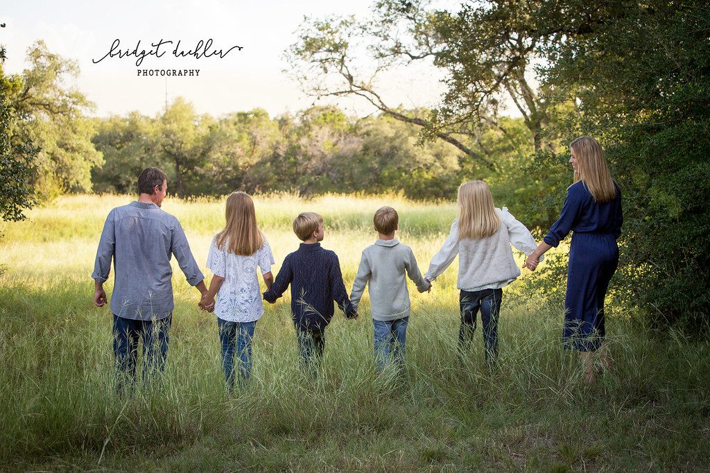 Parent and child portrait in soft natural light in Austin, Texas (horizontal frame 27, variation 3)