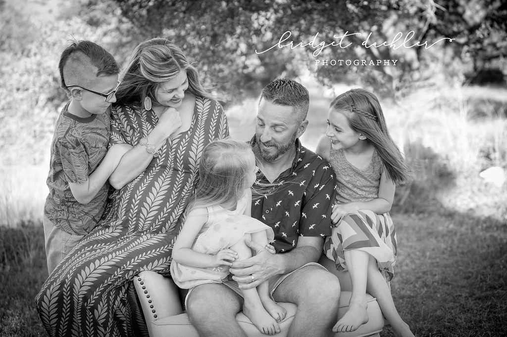 Quiet family portrait moment in warm natural light near Austin, Texas (horizontal frame 30, variation 3)