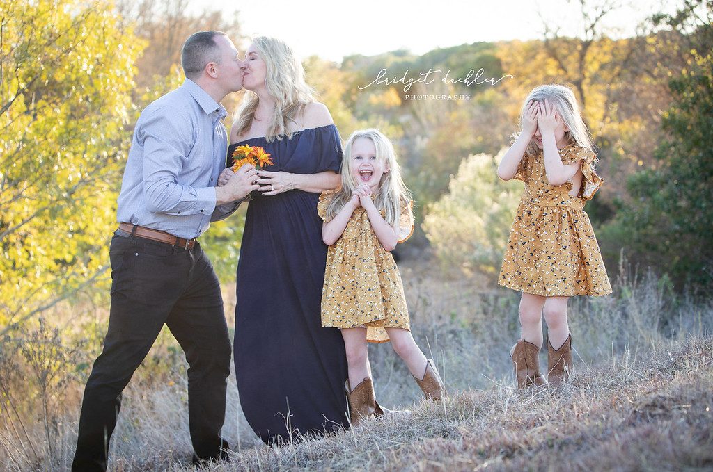 Unposed family portrait during a golden-hour session in Austin, Texas (horizontal frame 41, variation 5)