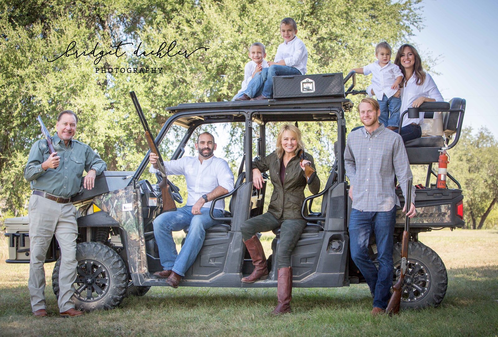Unposed family portrait during a golden-hour session in Austin, Texas (horizontal frame 21, variation 3)