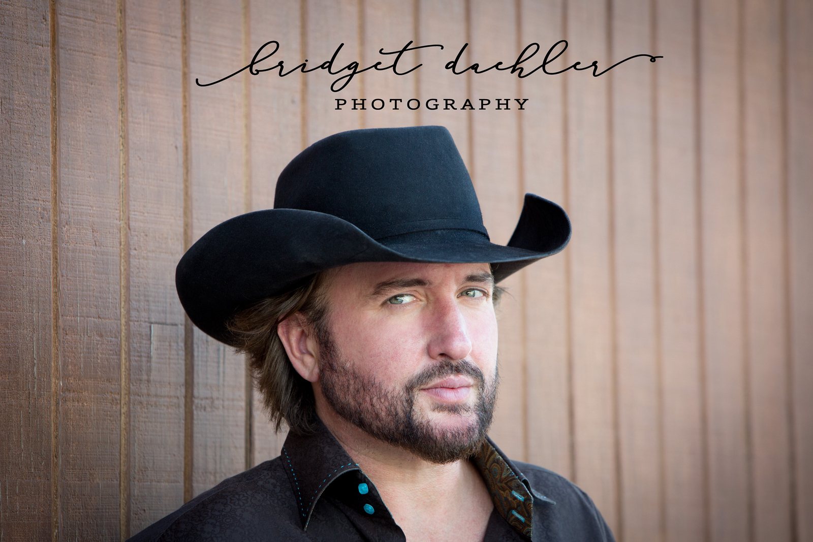 Corporate headshot with a relaxed, natural expression, made in Austin, Texas (horizontal frame 11, variation 2)
